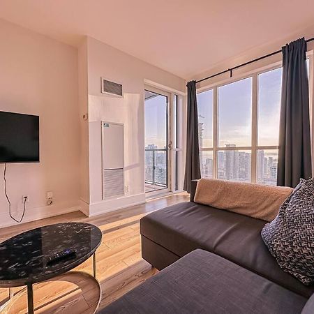 טורונטו Elegant Suites - City Views, Lake View, Free Parking מראה חיצוני תמונה
